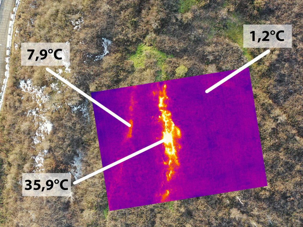 Bildfusion einer Halde mit thermischer Anomalie und eingeblendeten Temperaturmesspunkten